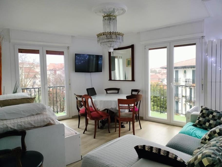 Atico En Esquina A Rotonda Apartment Hendaye